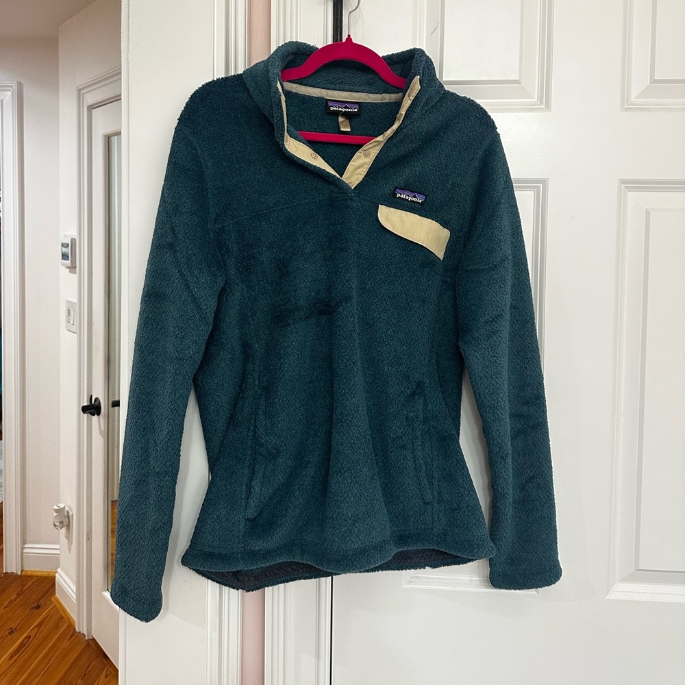Patagonia Teal and Beige Fleece Pullover